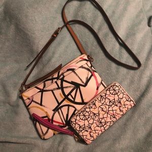 Authentic Fossil purse and wallet set.